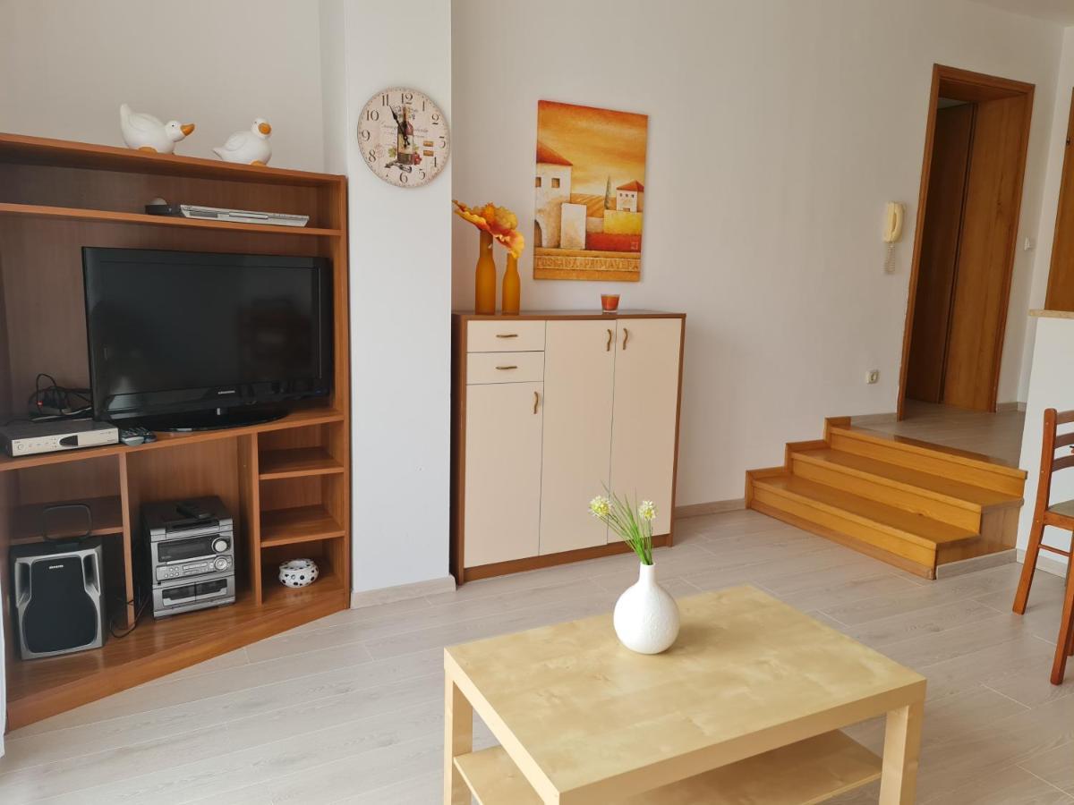 Apartment Mira Pula Luaran gambar