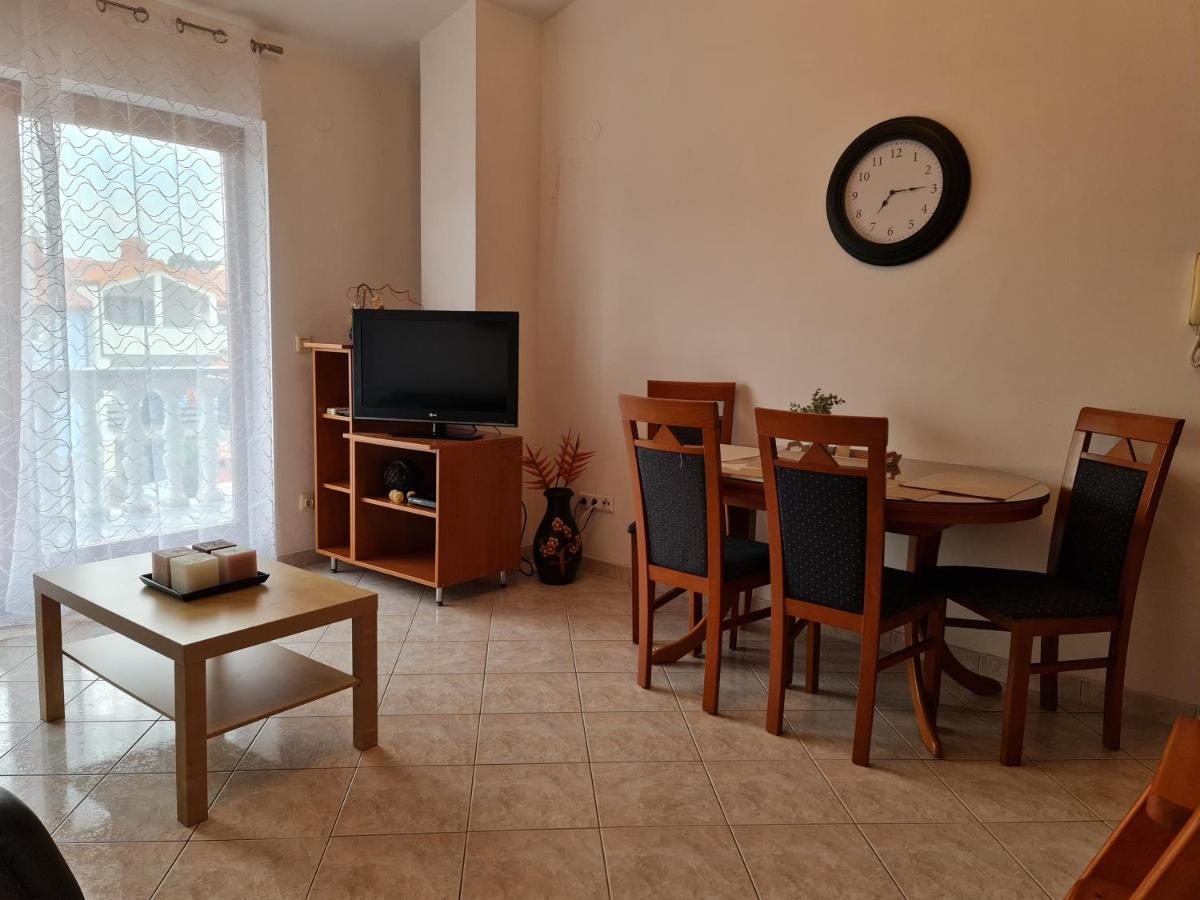 Apartment Mira Pula Luaran gambar