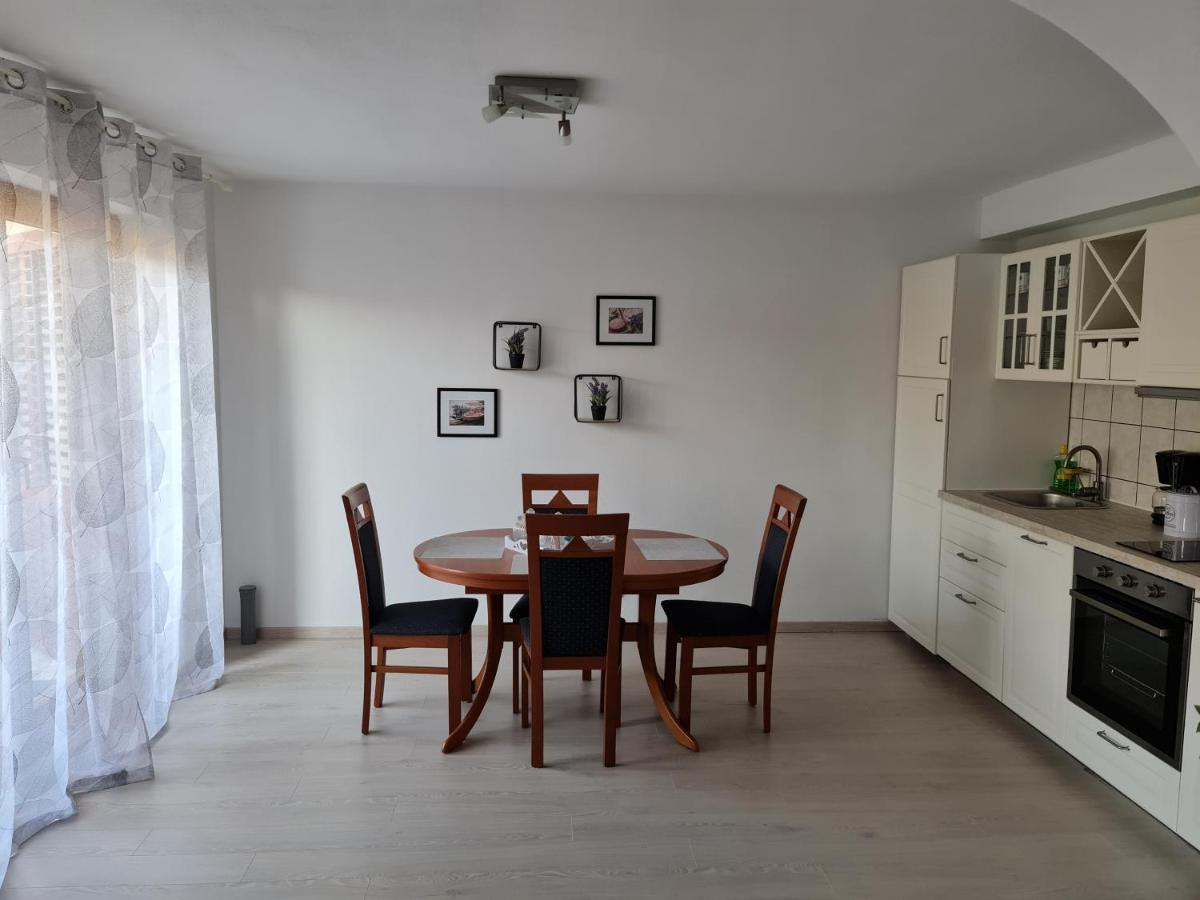 Apartment Mira Pula Luaran gambar