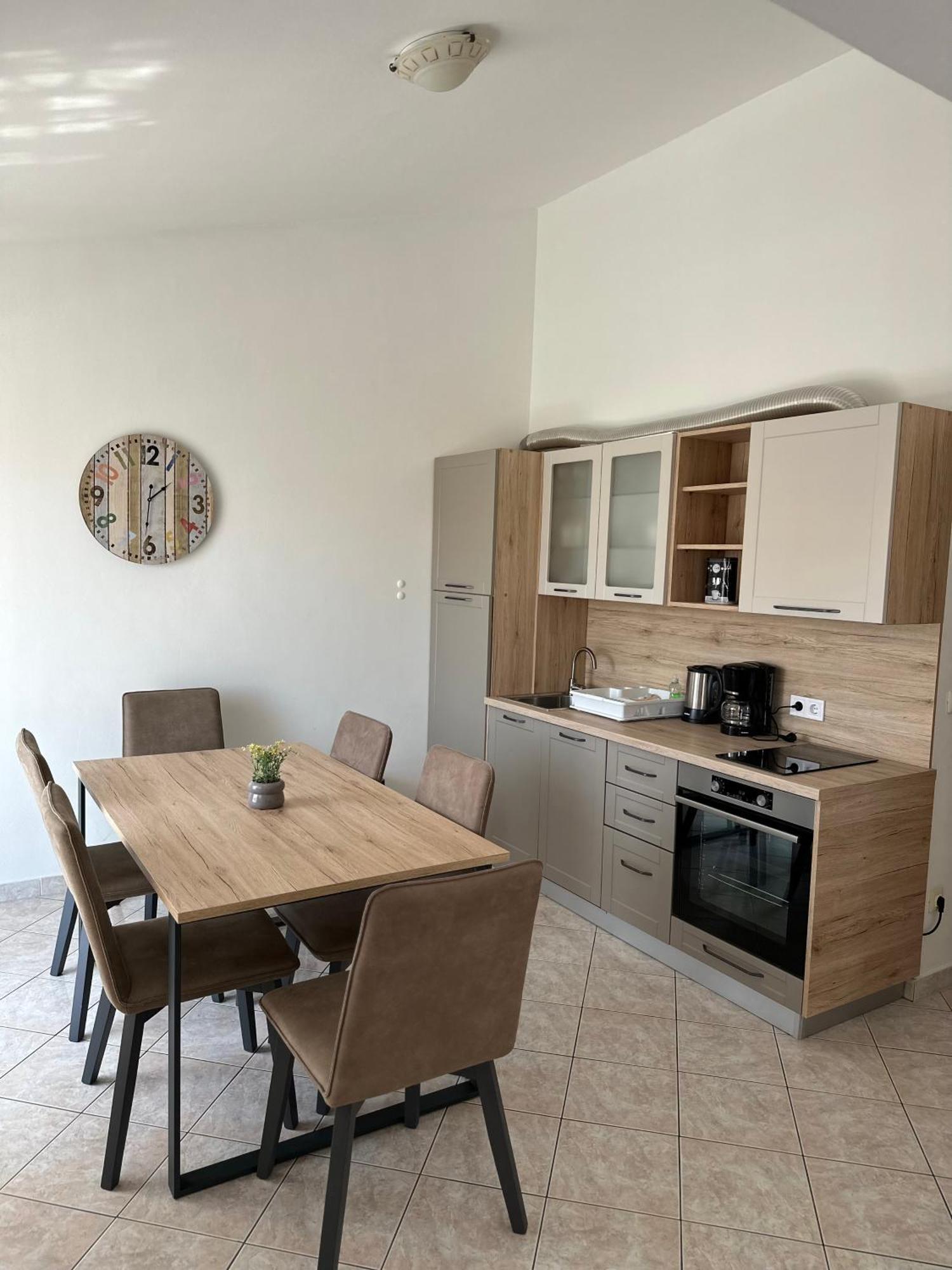 Apartment Mira Pula Luaran gambar