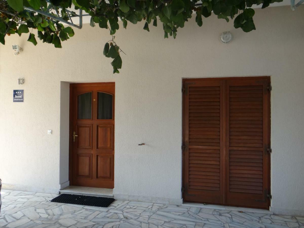 Apartment Mira Pula Luaran gambar