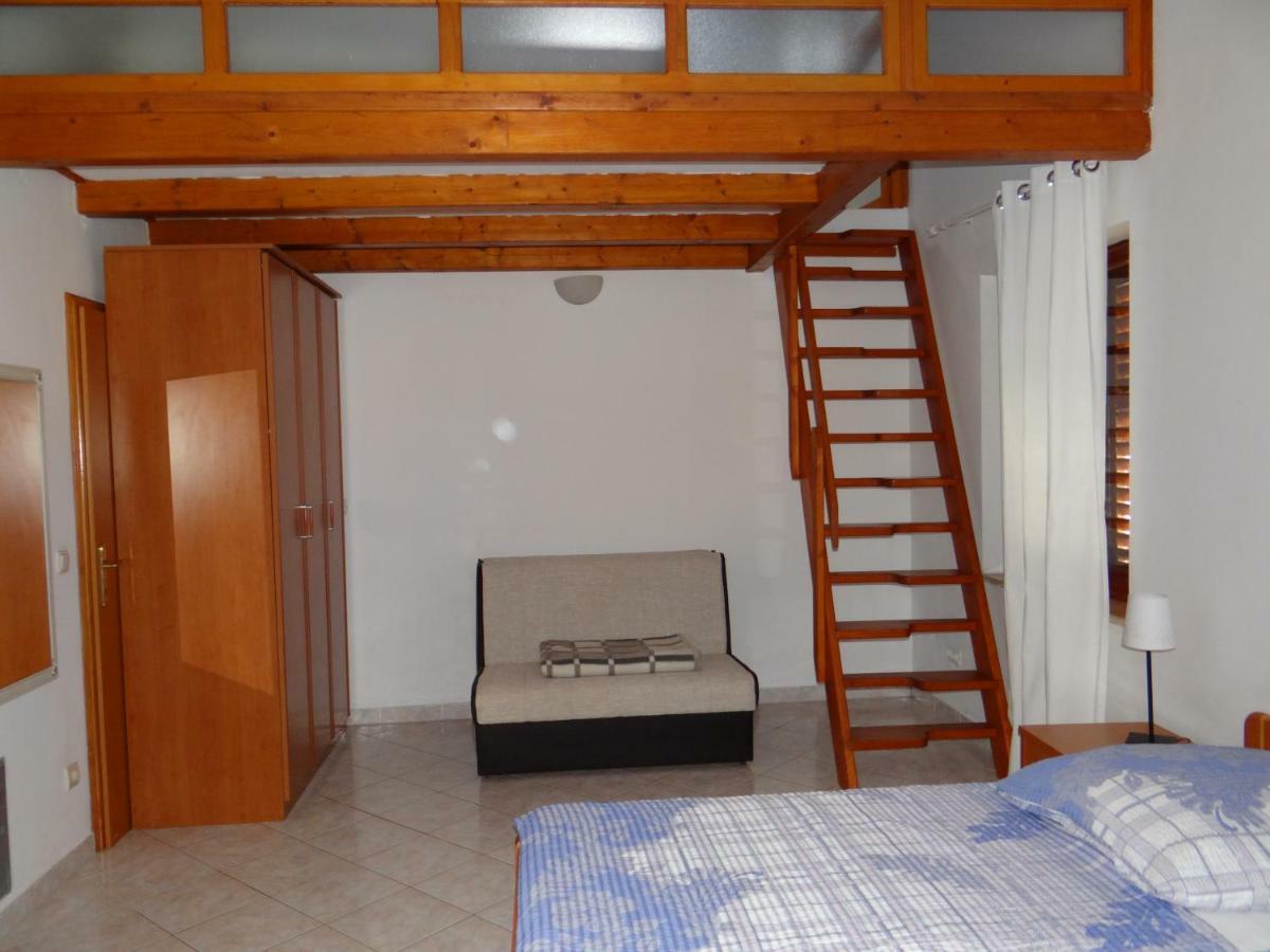 Apartment Mira Pula Luaran gambar