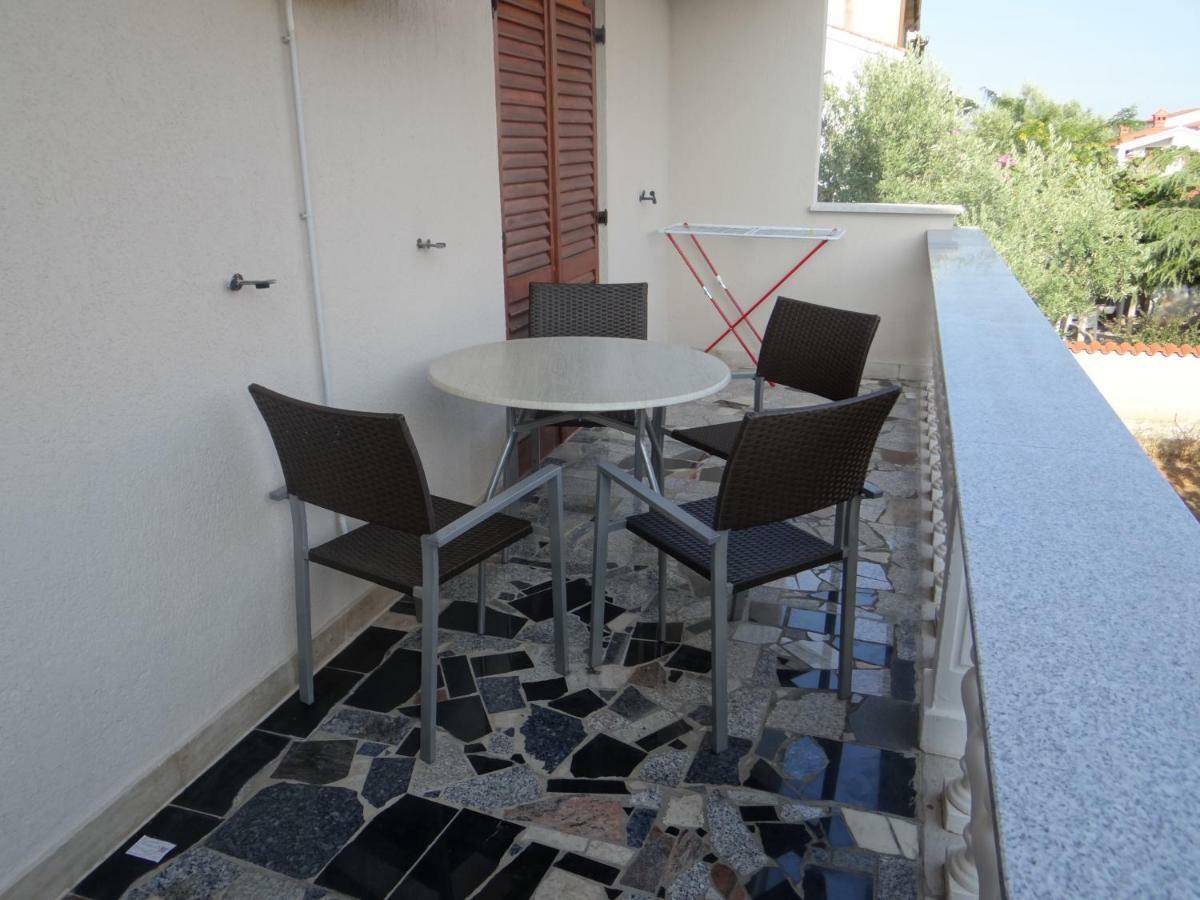Apartment Mira Pula Luaran gambar