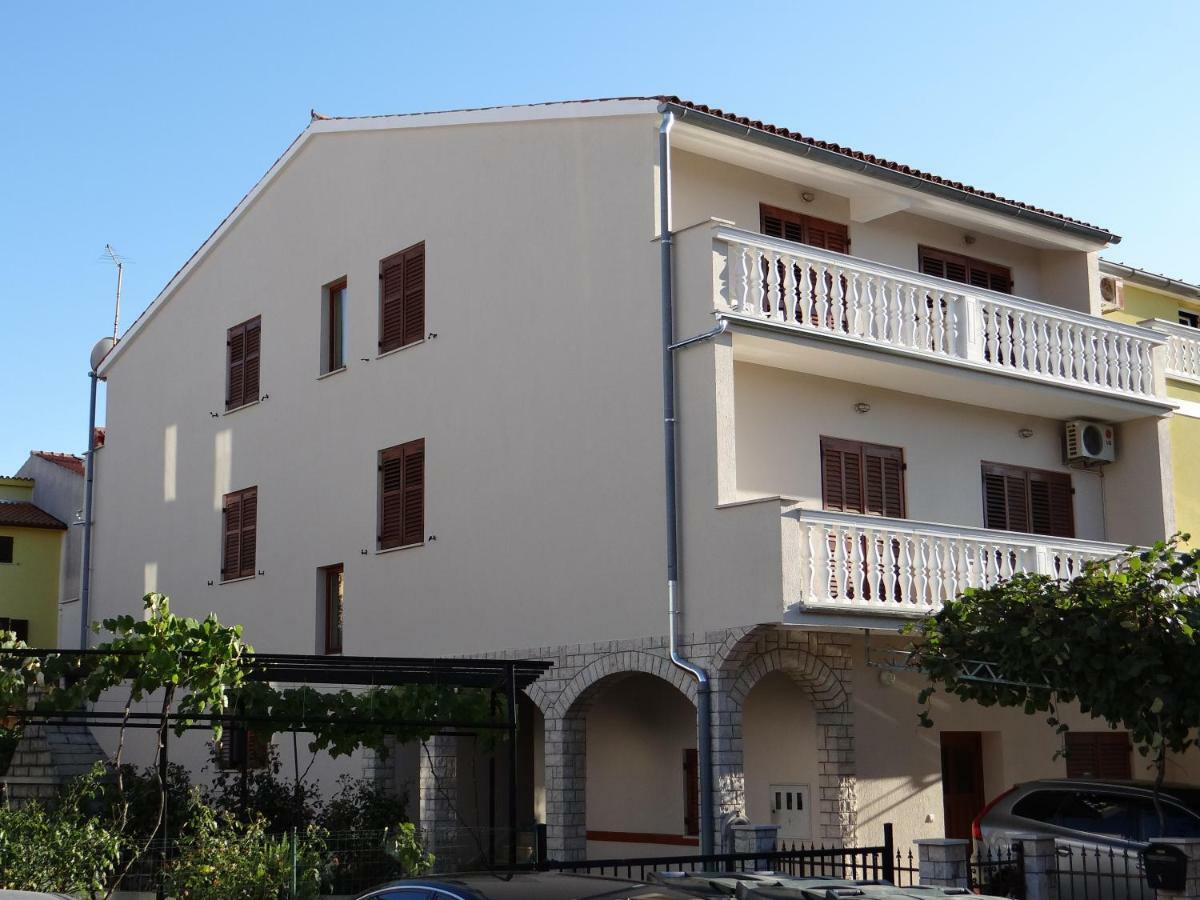Apartment Mira Pula Luaran gambar