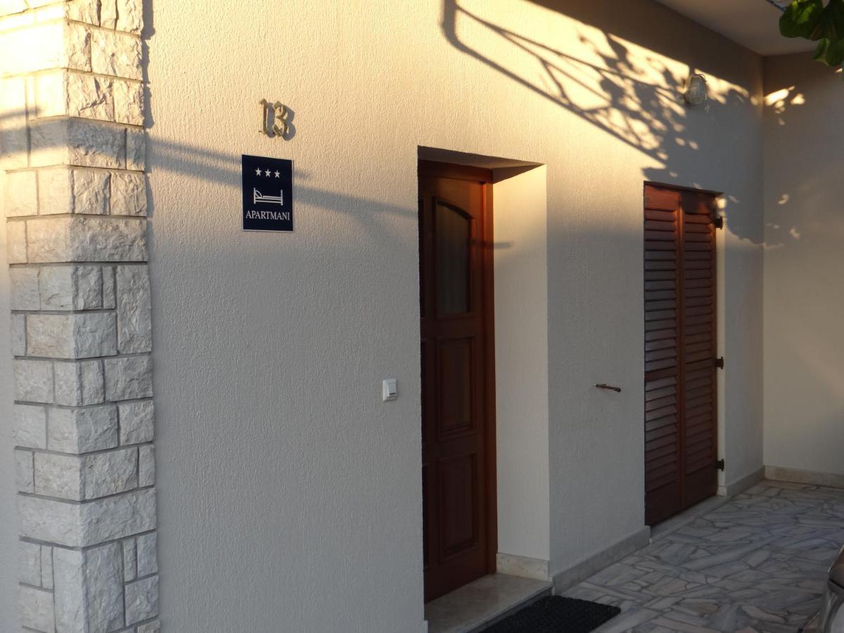 Apartment Mira Pula Luaran gambar